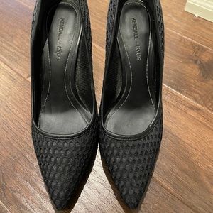 ‼️SOLD‼️Kendall + Kylie black closed toe heels!